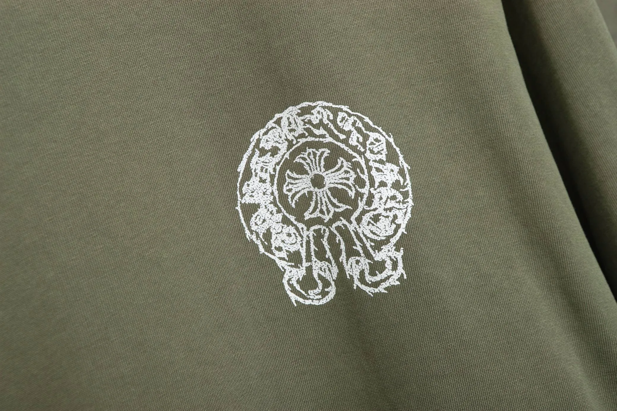 🅿️280 High-quality 25803 2025 early autumn new release🔥 Croxin washed distressed disc length T, 270g high weight double yarn plain fabric, and both the fabric and the garment have been washed, which is equivalent to two washing processes to prevent shrinkage.